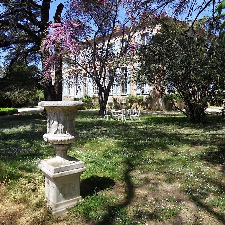 Chateau De Clermont-Saves Bed & Breakfast LʼIsle-Jourdain Exterior foto