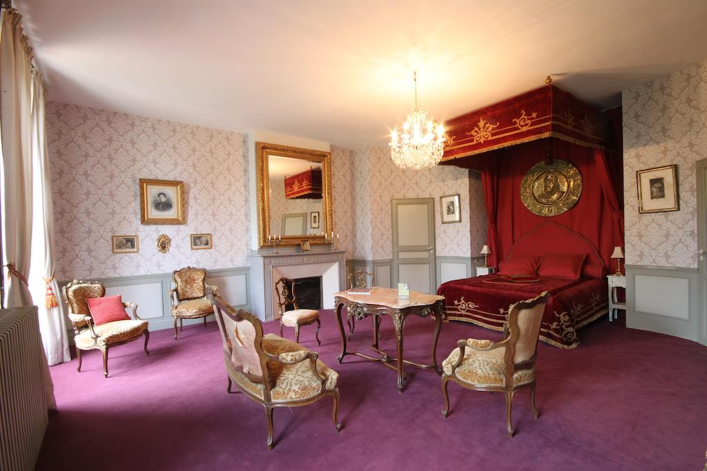 Chateau De Clermont-Saves Bed & Breakfast LʼIsle-Jourdain Cameră foto