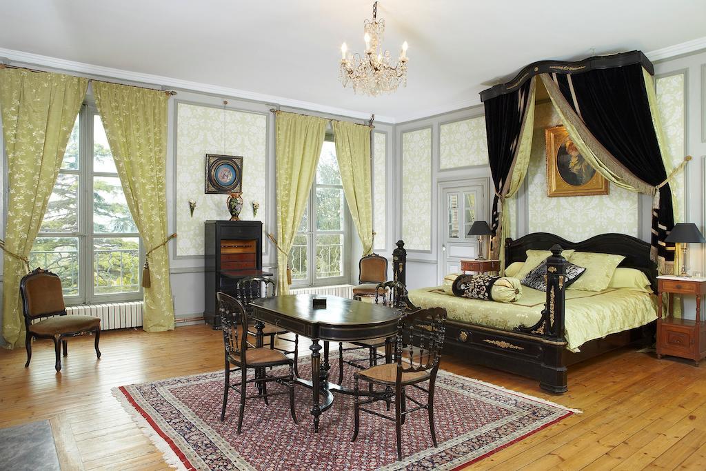 Chateau De Clermont-Saves Bed & Breakfast LʼIsle-Jourdain Cameră foto