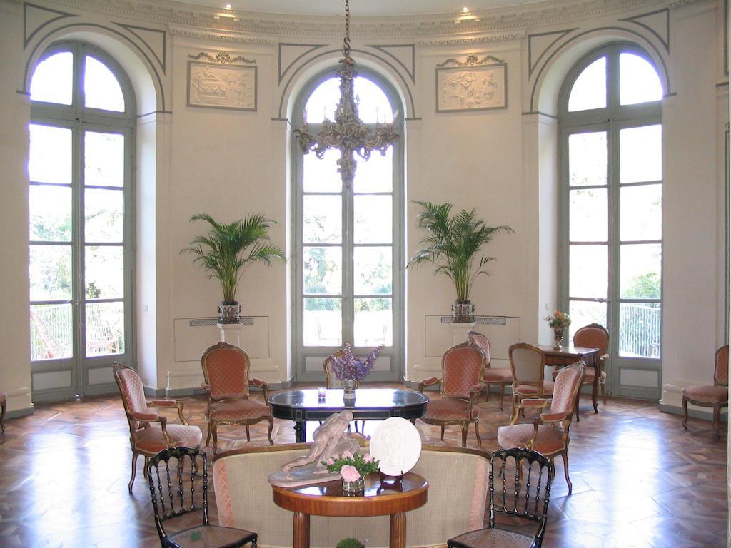 Chateau De Clermont-Saves Bed & Breakfast LʼIsle-Jourdain Exterior foto