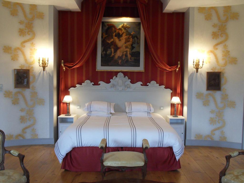 Chateau De Clermont-Saves Bed & Breakfast LʼIsle-Jourdain Cameră foto